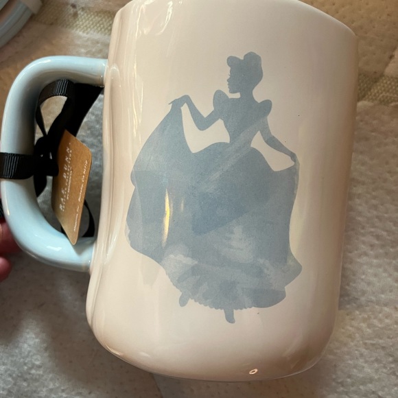 Disney Cinderella mug Rae Dunn - Picture 1 of 2